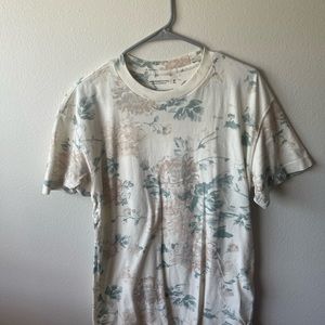 floral shirt from Abercrombie, never worn, perfect condition.